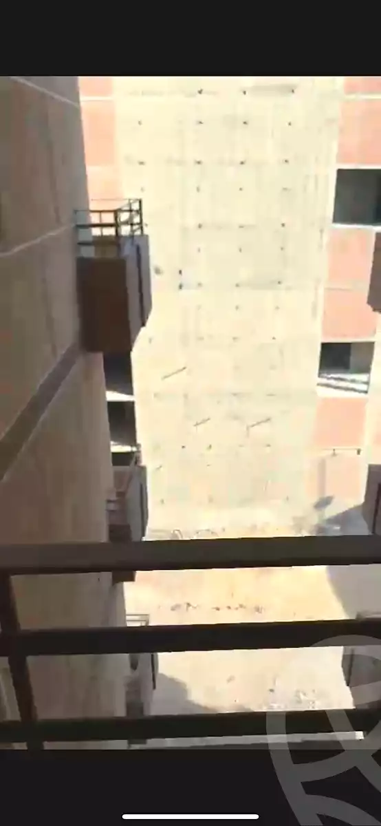 https://aqarmap.com.eg/en/listing/7032885-for-sale-sharqia-zagazig-zagazig-city-el-ahrar-rd