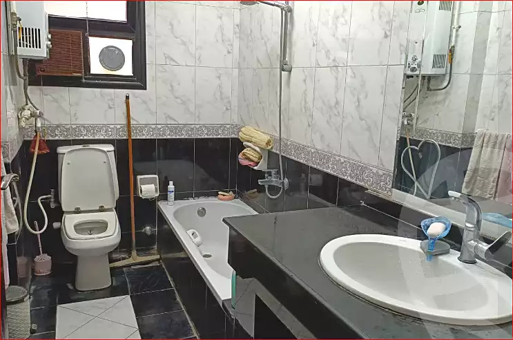 https://aqarmap.com.eg/ar/listing/7032982-for-sale-cairo-helwan-rostom-st