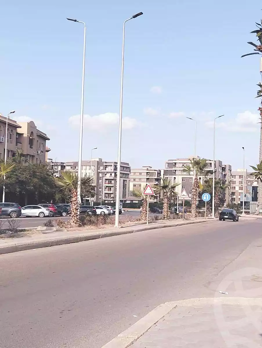 https://aqarmap.com.eg/ar/listing/7035784-for-sale-cairo-el-sheikh-zayed-city-compounds-continental-residence