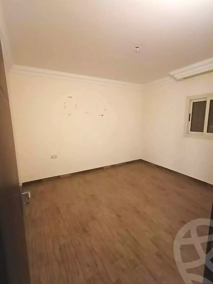 https://aqarmap.com.eg/ar/listing/7037065-for-sale-cairo-helwan-ahmed-enci-st