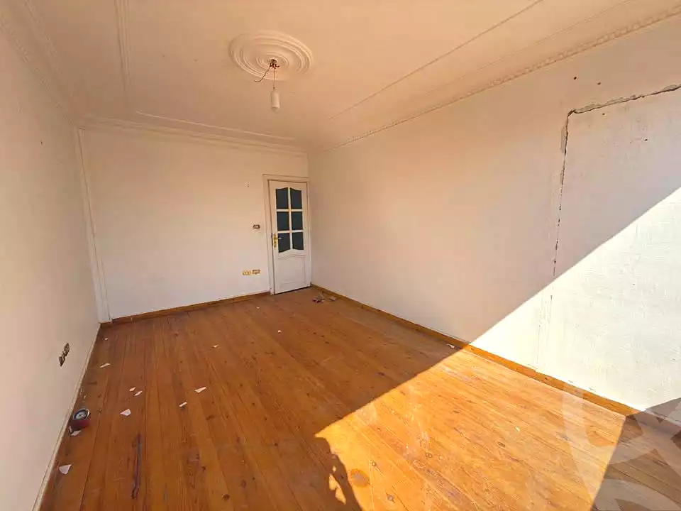 https://aqarmap.com.eg/ar/listing/7038908-for-sale-alexandria-ganaklis-shr-mrtdy-bsh