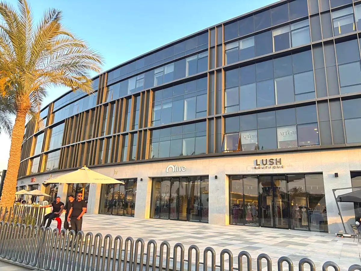 https://aqarmap.com.eg/en/listing/7038901-for-rent-cairo-new-cairo-compounds-lakeview-residence