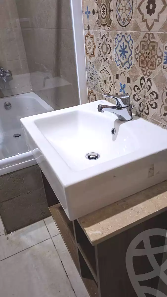 https://aqarmap.com.eg/en/listing/7038958-for-sale-cairo-new-cairo-compounds-fifth-square