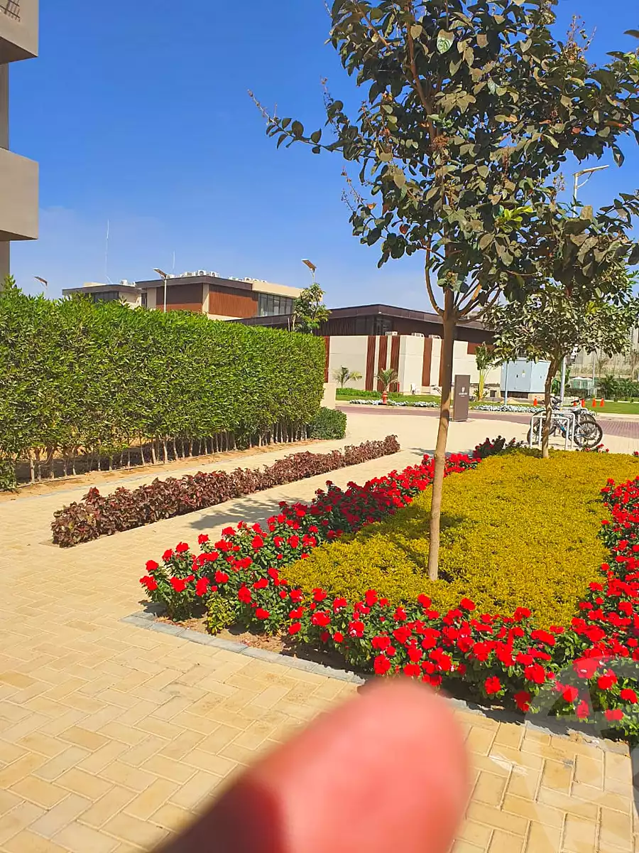 https://aqarmap.com.eg/en/listing/7038958-for-sale-cairo-new-cairo-compounds-fifth-square