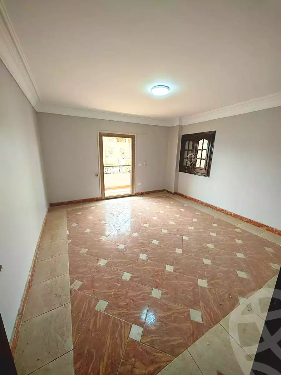 https://aqarmap.com.eg/ar/listing/7039358-for-sale-cairo-helwan-ahmed-enci-st