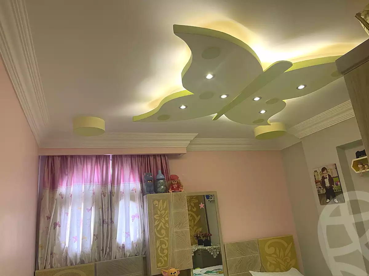 https://aqarmap.com.eg/ar/listing/7023634-for-sale-cairo-new-cairo-first-settlement-neighbourhood-8-mahmoud-riad-st