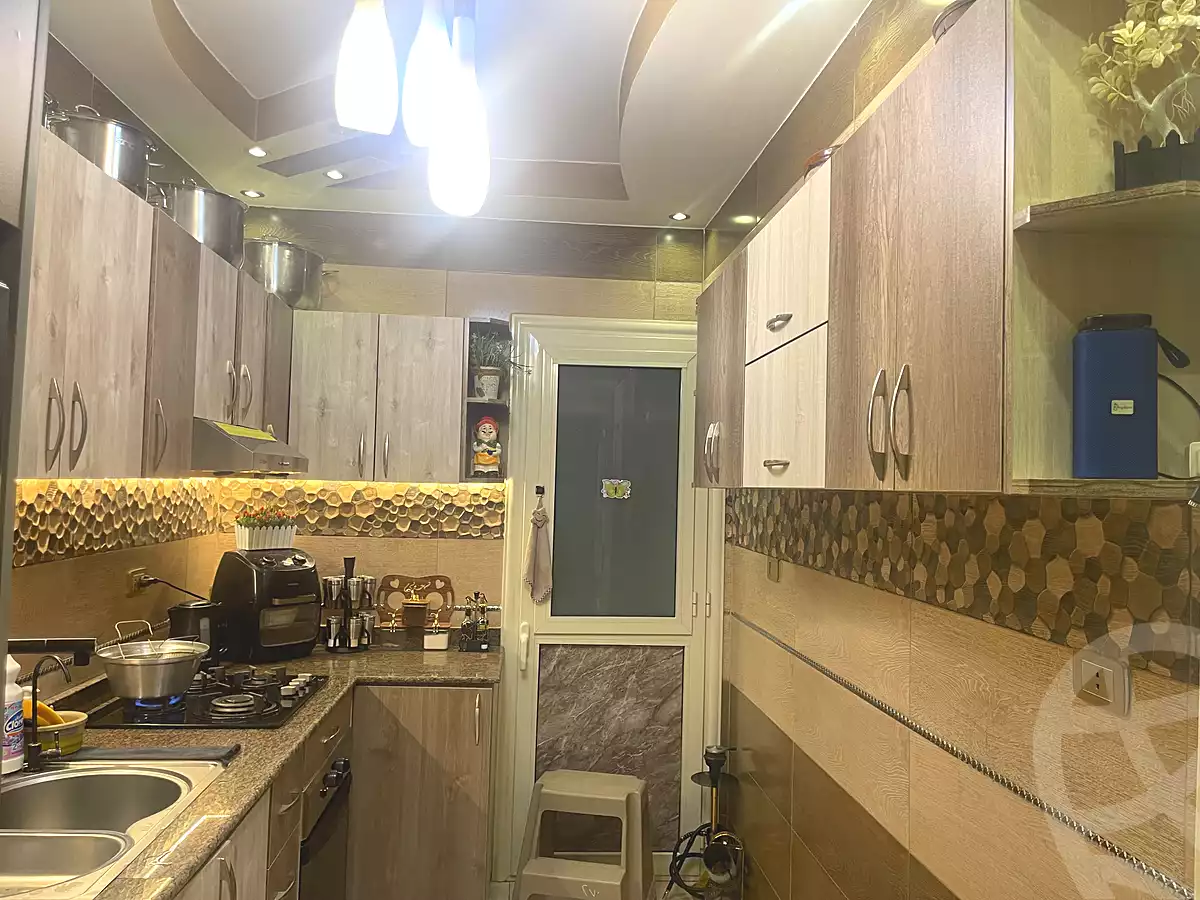 https://aqarmap.com.eg/ar/listing/7023634-for-sale-cairo-new-cairo-first-settlement-neighbourhood-8-mahmoud-riad-st