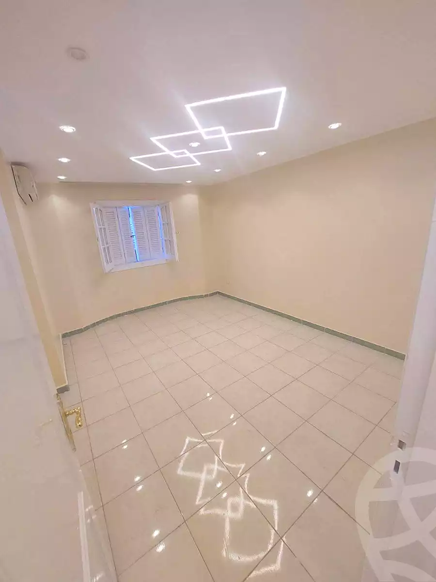 https://aqarmap.com.eg/ar/listing/7040458-for-sale-alexandria-el-asafra-shr-45