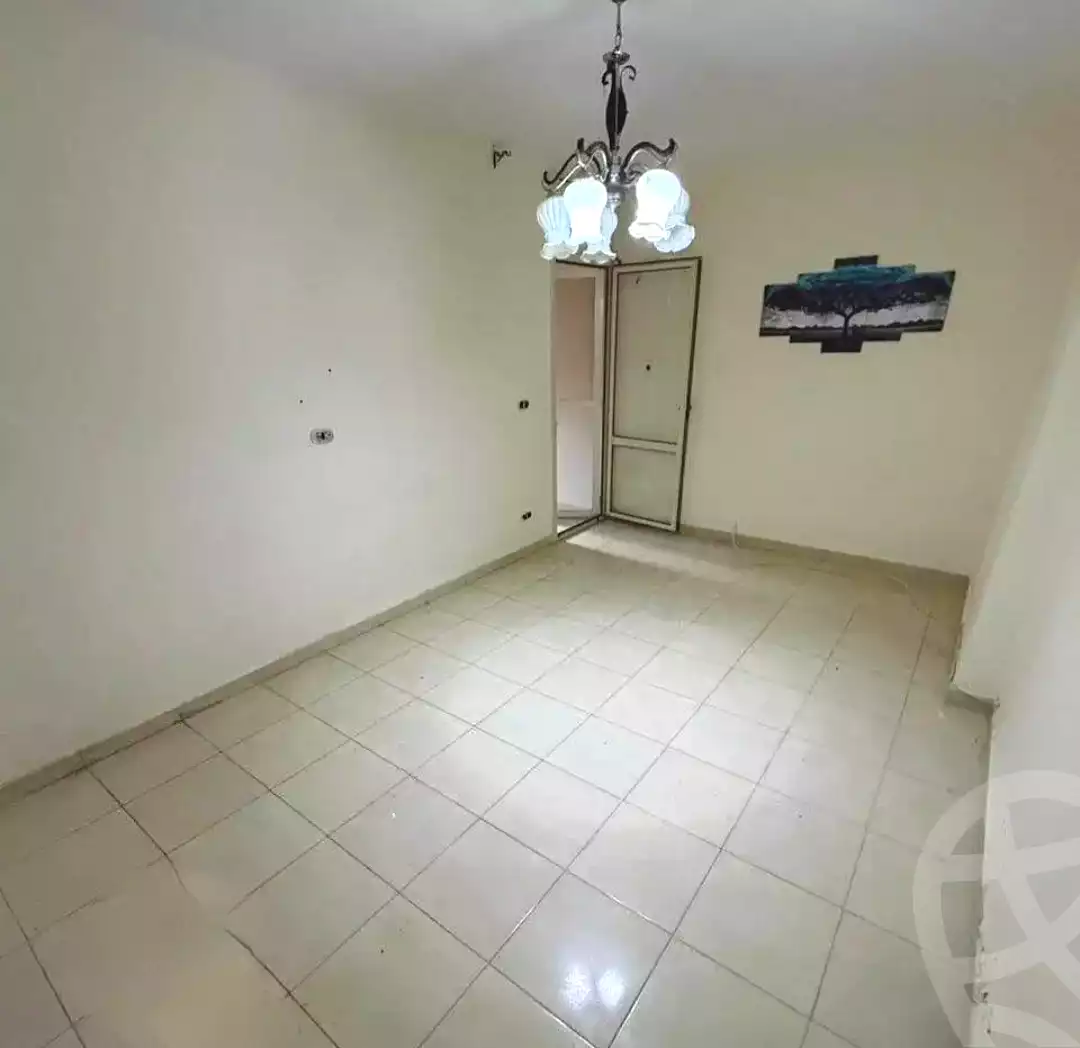 https://aqarmap.com.eg/en/listing/7042071-for-sale-alexandria-camp-cesar-famous-st