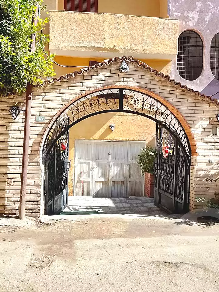 https://aqarmap.com.eg/en/listing/7042202-for-rent-alexandria-al-agamy-lbytsh
