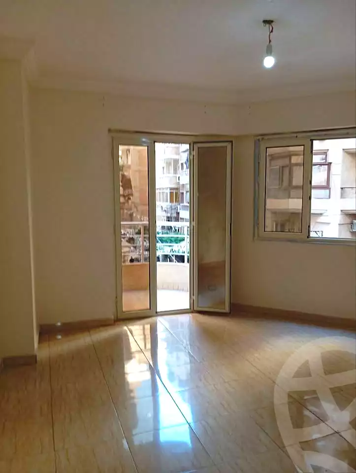https://aqarmap.com.eg/ar/listing/7042555-for-rent-alexandria-sydy-bshr-sydy-bshr-bhry-shr-mhmwd-l-yswy