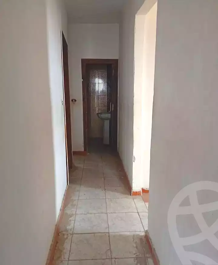 https://aqarmap.com.eg/ar/listing/7042584-for-sale-alexandria-sydy-bshr-shr-mlk-hfny