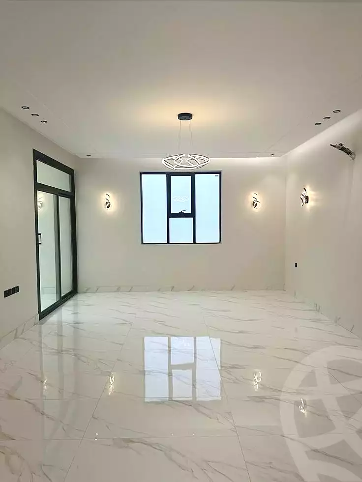 https://aqarmap.com.eg/ar/listing/7043104-for-sale-cairo-new-administrative-capital-r8-canyon-8-compound-home-town