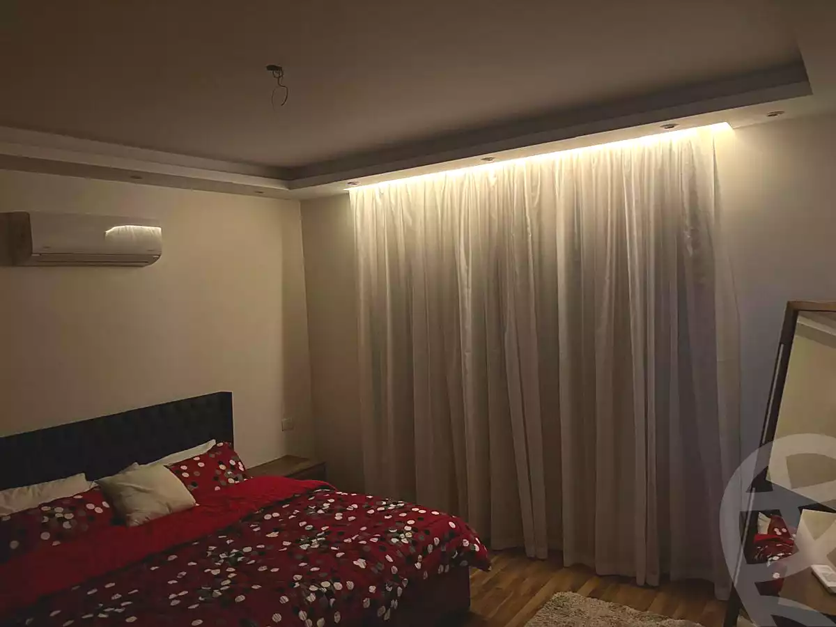 https://aqarmap.com.eg/en/listing/7043535-for-sale-cairo-new-cairo-compounds-hyde-park-centre-ville-hyde-park