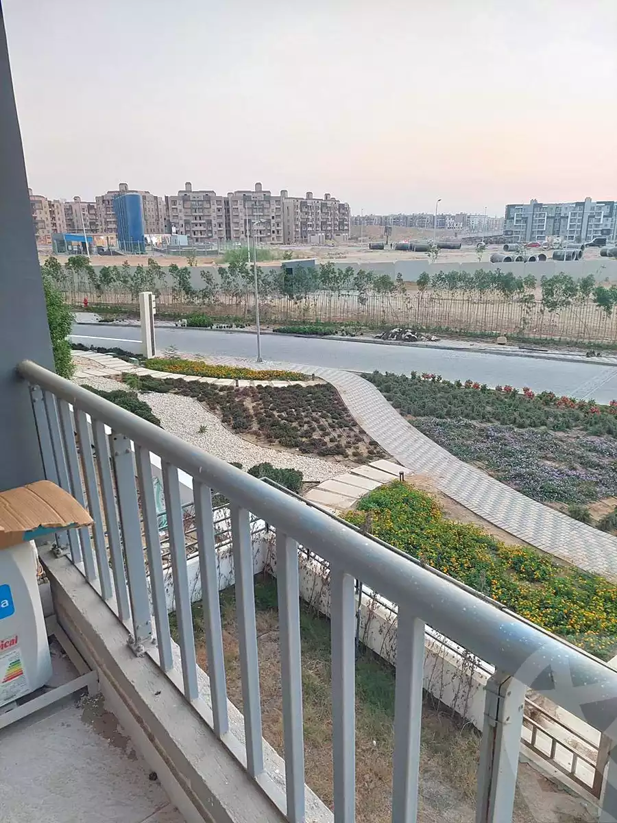 https://aqarmap.com.eg/ar/listing/7043601-for-rent-cairo-new-cairo-compounds-hyde-park-centre-ville-hyde-park
