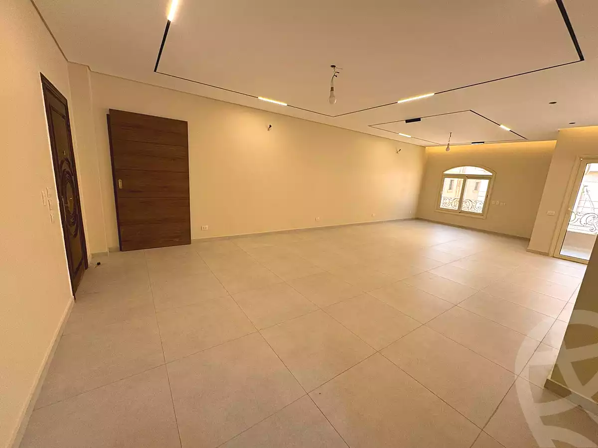 https://aqarmap.com.eg/ar/listing/7043975-for-rent-cairo-new-cairo-first-settlement-mhwr-mstfy-kml
