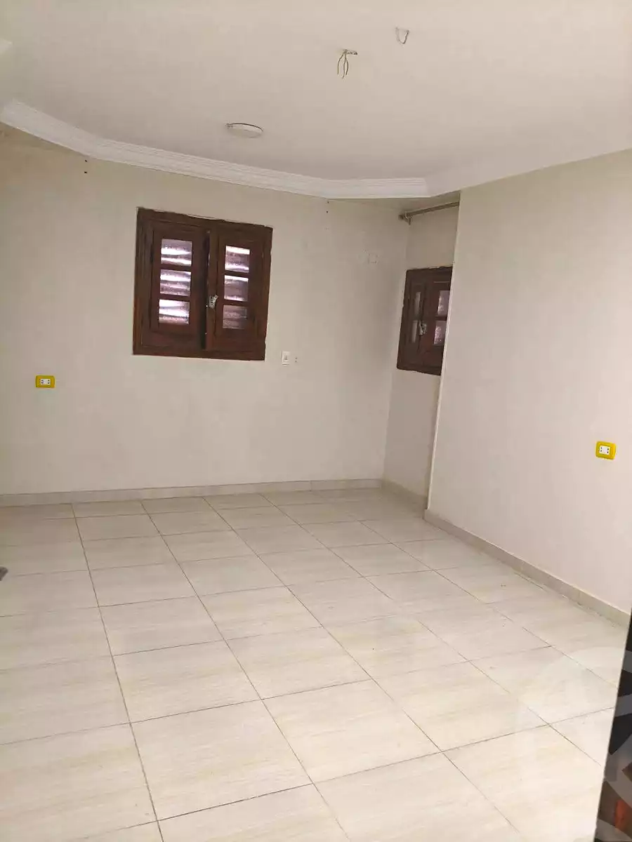 https://aqarmap.com.eg/ar/listing/7044437-for-sale-cairo-helwan-el-shareaa-el-sharby-st