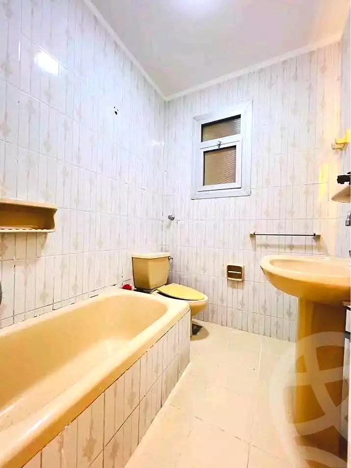 https://aqarmap.com.eg/en/listing/7044537-for-sale-alexandria-al-agamy