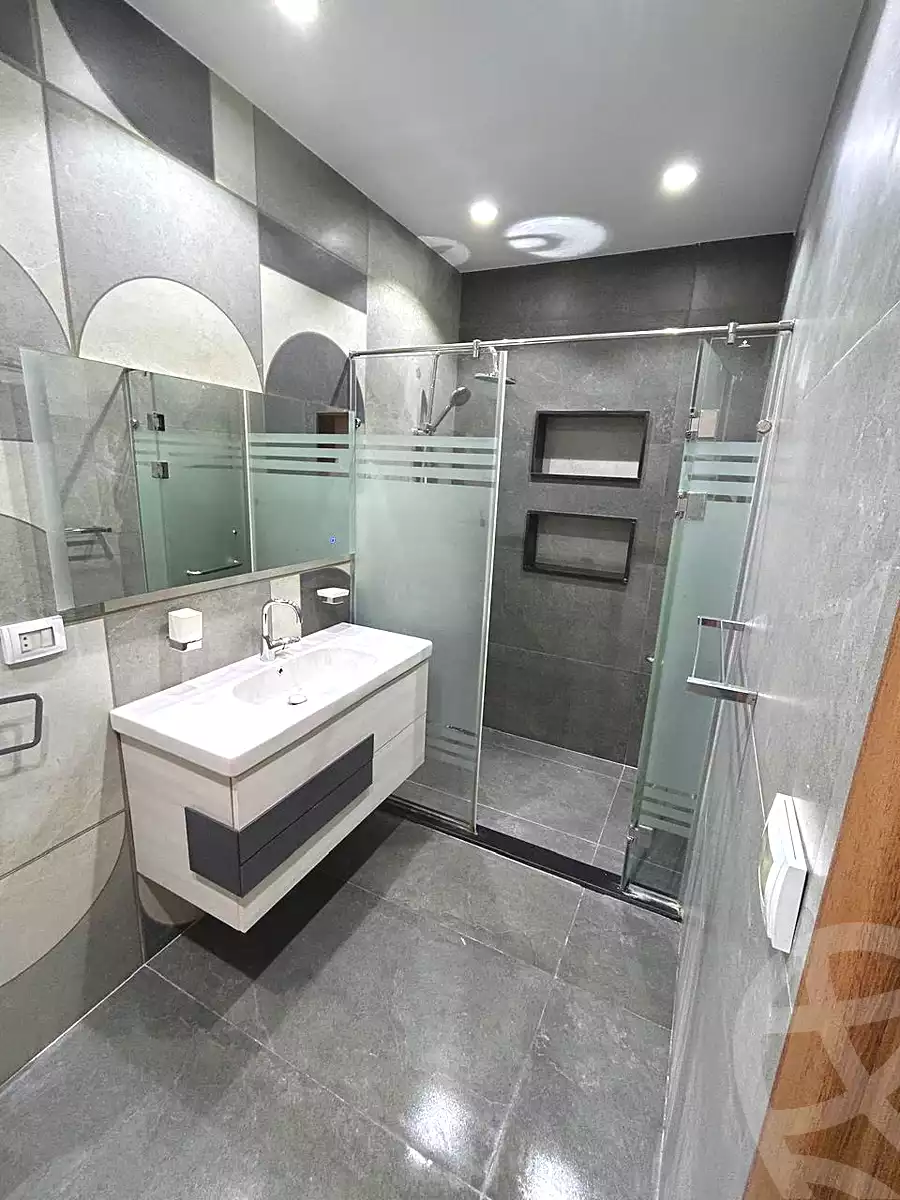 https://aqarmap.com.eg/en/listing/7045031-for-rent-cairo-new-cairo-compounds-lakeview-residence