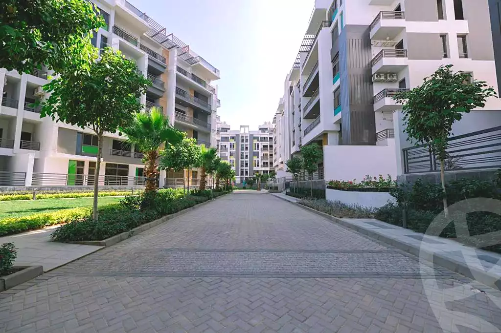 https://aqarmap.com.eg/en/listing/7045070-for-sale-cairo-new-cairo-compounds-dh-ykwn-ryzdns-styl-hwm