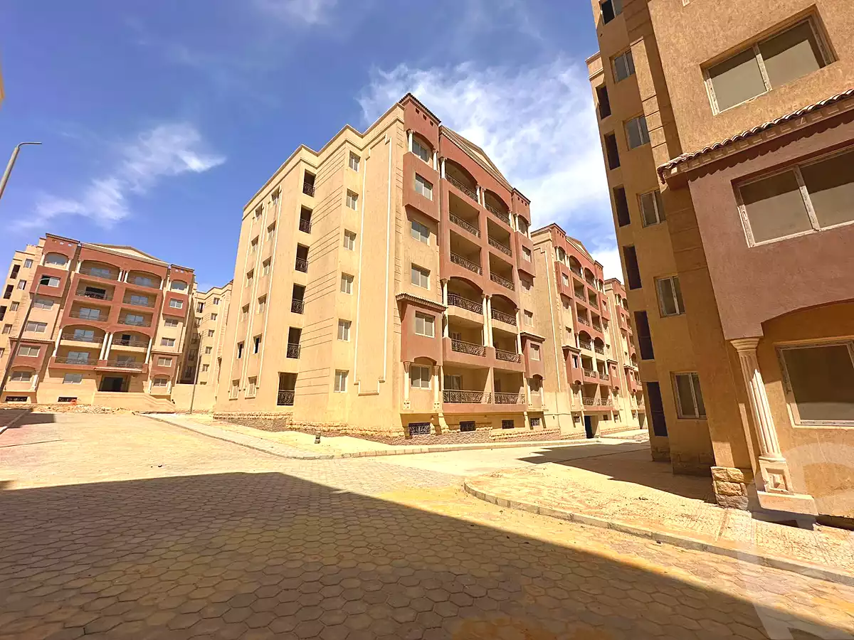 https://aqarmap.com.eg/ar/listing/7045537-for-sale-cairo-new-cairo-compounds-loaloat-new-cairo