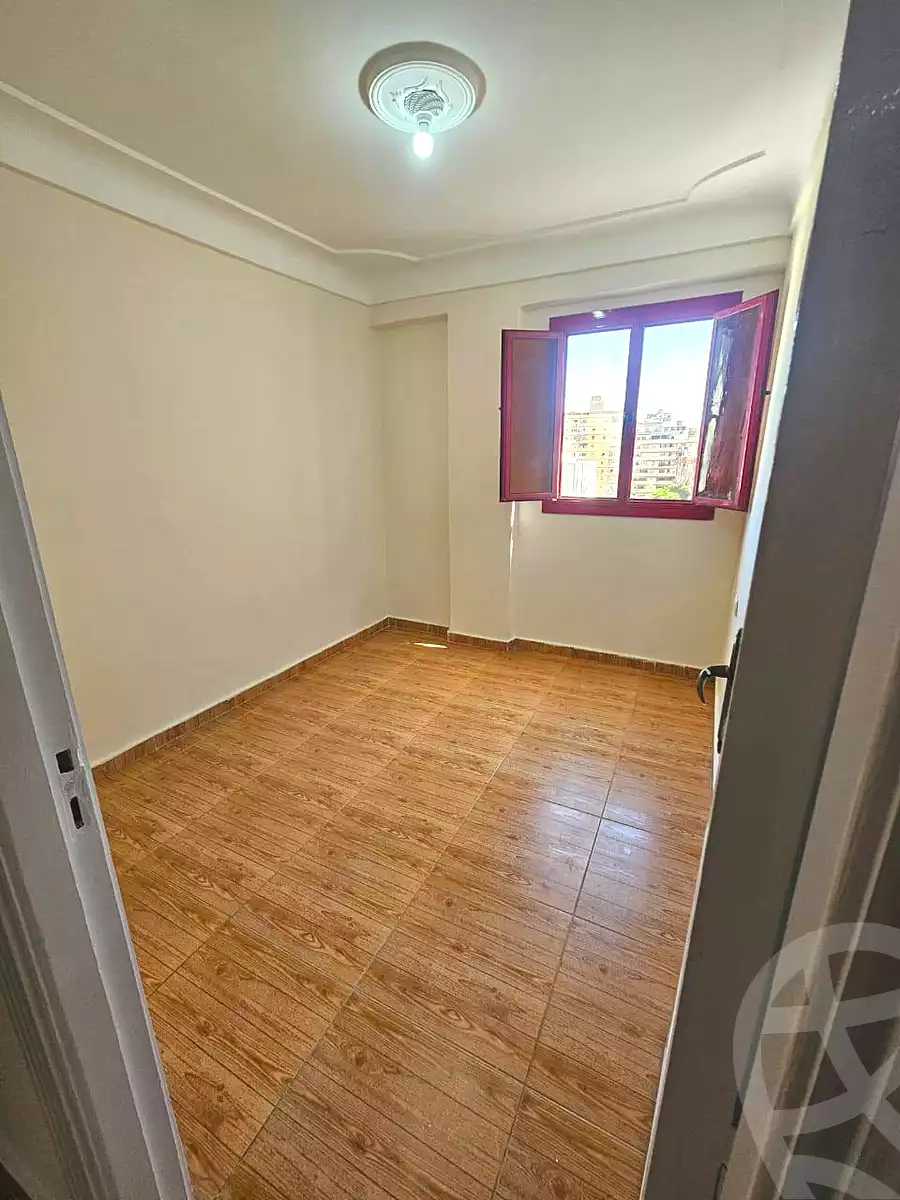 https://aqarmap.com.eg/ar/listing/7045681-for-sale-alexandria-alhadara-new-el-hadra