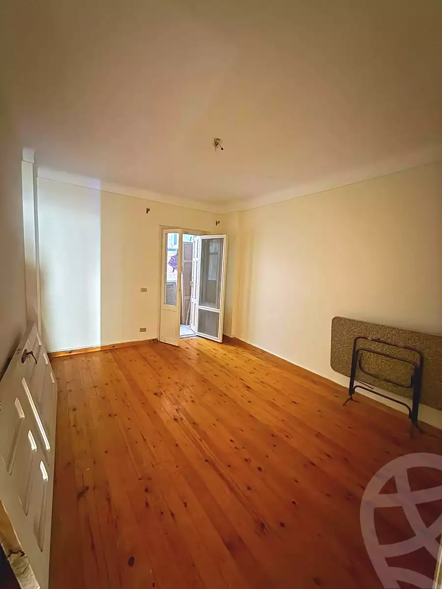 https://aqarmap.com.eg/ar/listing/7045876-for-sale-alexandria-sydy-bshr-sydy-bshr-bhry-abd-el-salam-aref-st