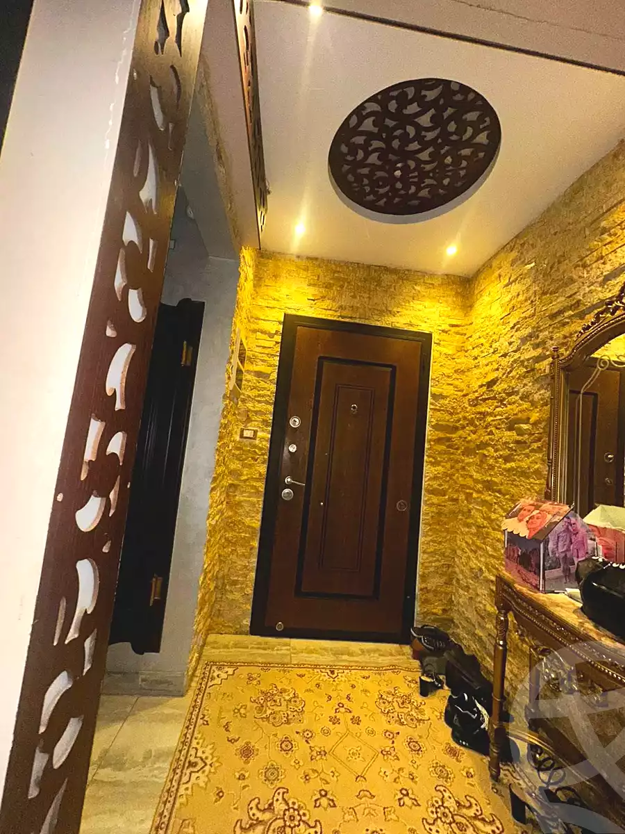 https://aqarmap.com.eg/ar/listing/7042732-for-sale-cairo-helwan-helwan-el-sharkeya-heidar-st