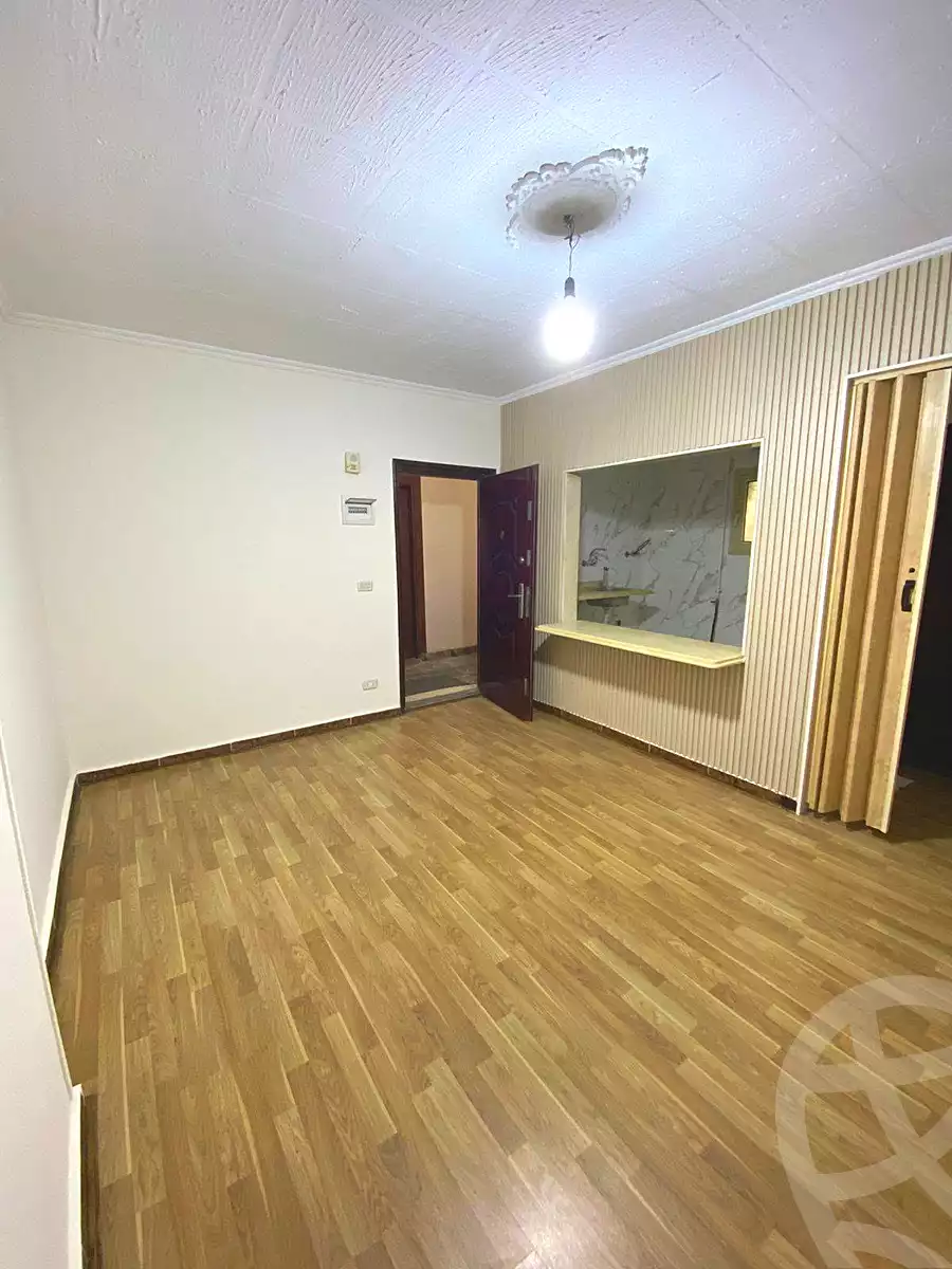 https://aqarmap.com.eg/ar/listing/7046405-for-sale-alexandria-moharram-bey-saleh-al-hedini-st
