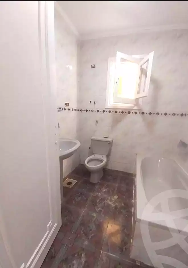 https://aqarmap.com.eg/ar/listing/7046497-for-sale-alexandria-al-agamy-shataa-el-nakheel