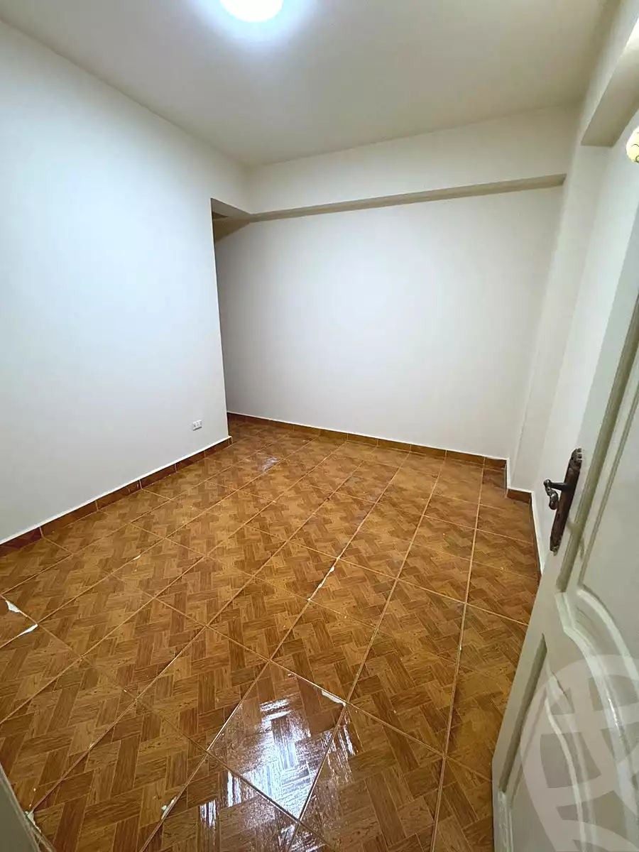 https://aqarmap.com.eg/ar/listing/7048155-for-sale-cairo-el-haram-el-lebeny-soltan-khattab-st