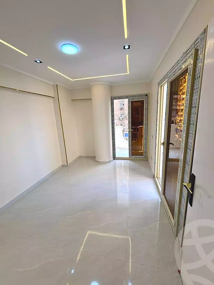 https://aqarmap.com.eg/ar/listing/7050058-for-sale-alexandria-sydy-bshr-sydy-bshr-bhry-shr-mhmwd-l-yswy