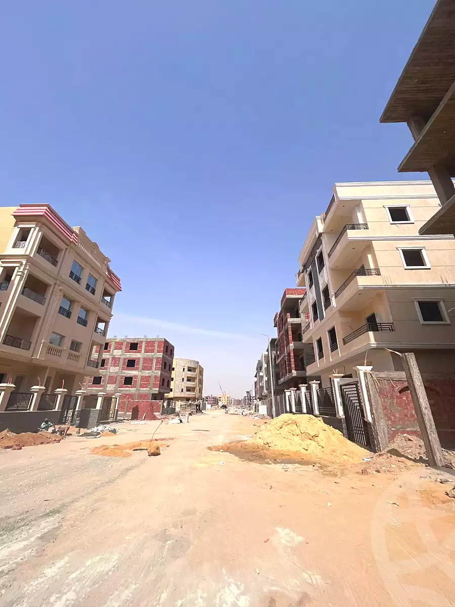 https://aqarmap.com.eg/ar/listing/7050091-for-sale-cairo-new-cairo-bait-el-watan-south-suez-road-el-hay-el-takmely
