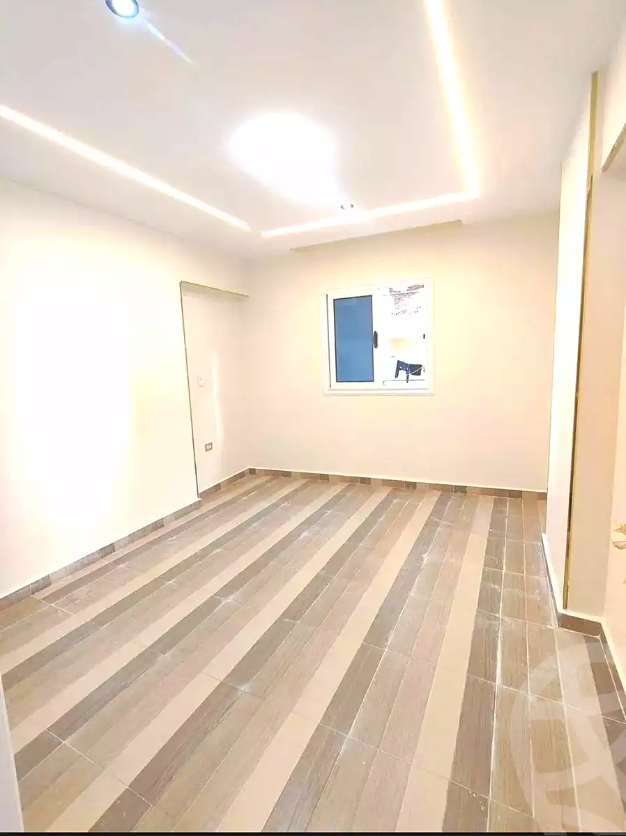 https://aqarmap.com.eg/ar/listing/7051174-for-sale-alexandria-miami-khld-bn-lwlyd