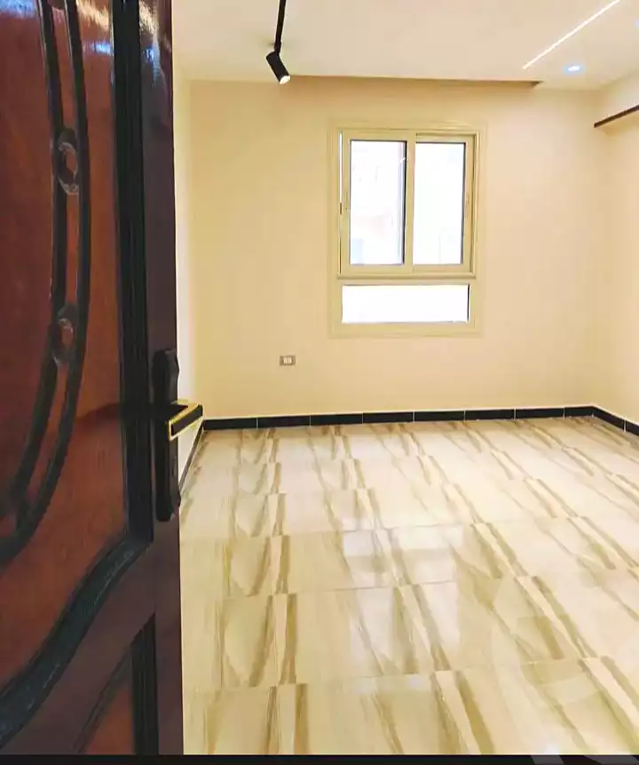 https://aqarmap.com.eg/ar/listing/7051183-for-sale-alexandria-al-agamy-bw-ywsf