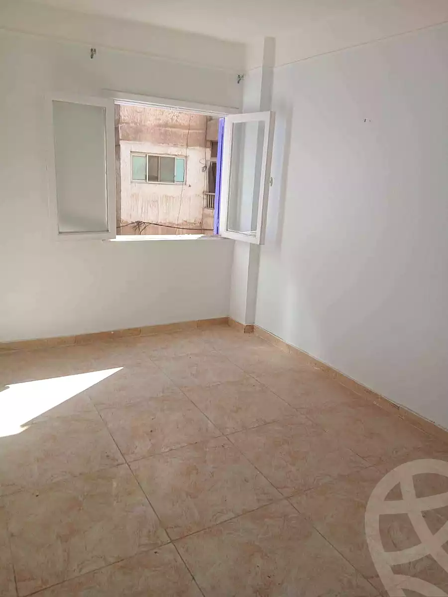 https://aqarmap.com.eg/ar/listing/7051361-for-sale-alexandria-al-agamy-lbytsh-al-andalous-wa-al-hgaz-st