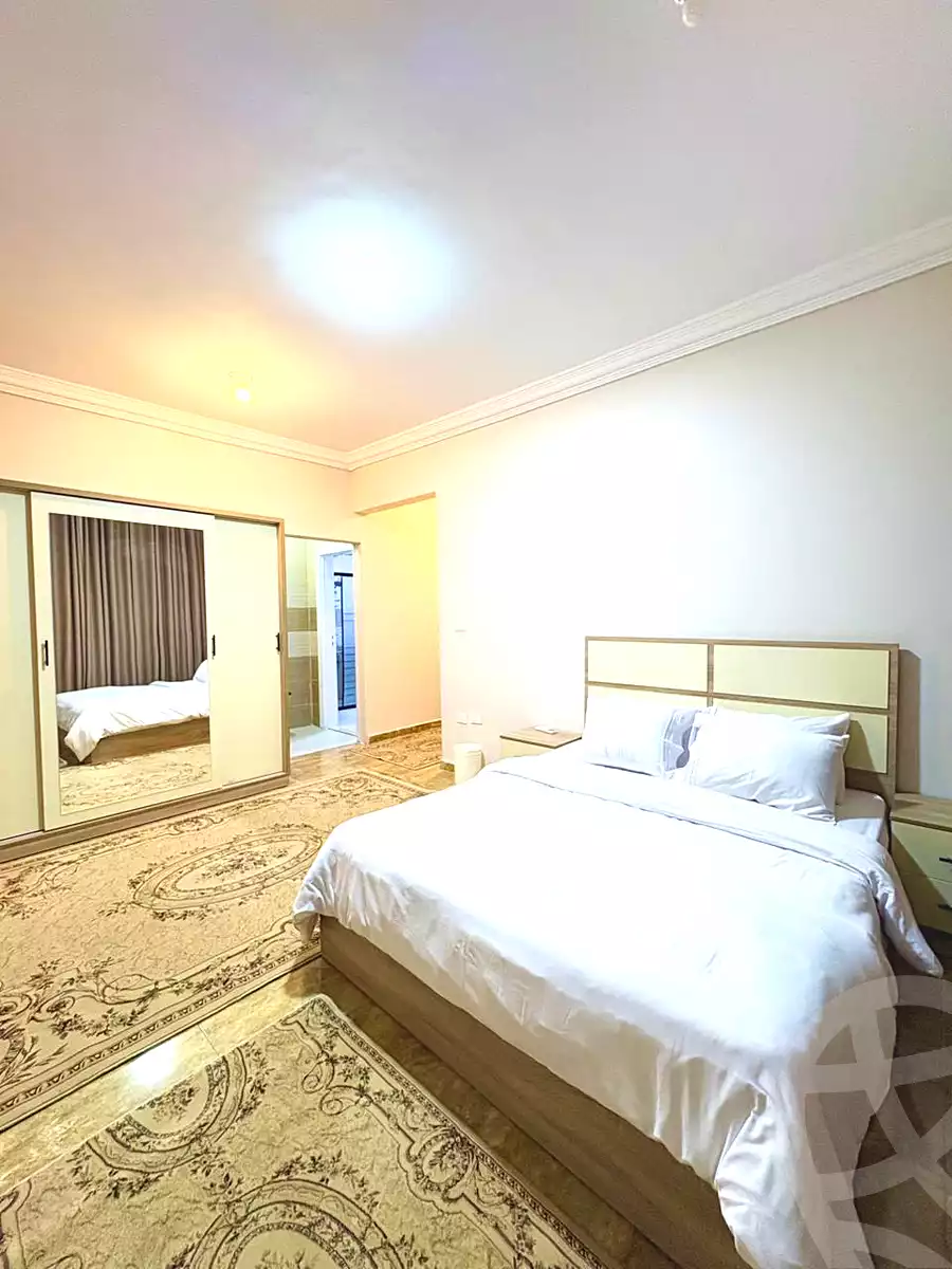 https://aqarmap.com.eg/ar/listing/6663137-for-rent-cairo-new-cairo-compounds-el-mostashareen-compound