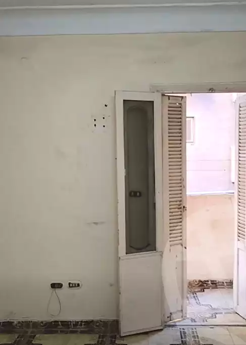 https://aqarmap.com.eg/ar/listing/7052057-for-sale-alexandria-bakoos-cinema-layla-st