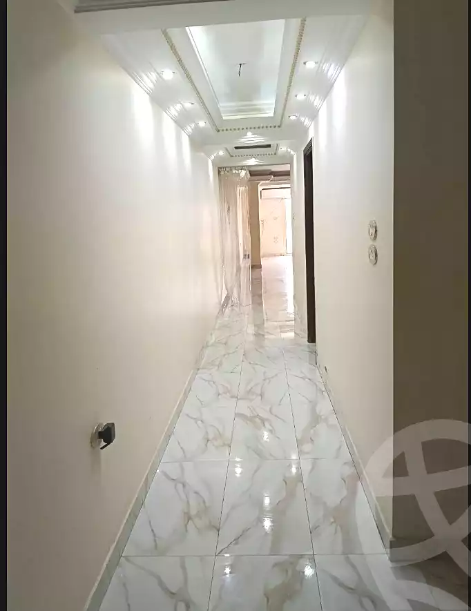 https://aqarmap.com.eg/ar/listing/7052096-for-sale-cairo-helwan-ahmed-enci-st