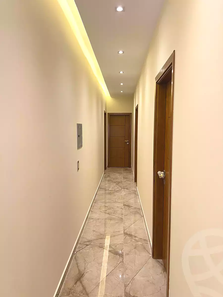 https://aqarmap.com.eg/ar/listing/7052534-for-sale-cairo-new-cairo-south-investors-mohammed-nagib-axis-st
