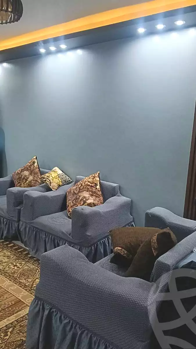 https://aqarmap.com.eg/ar/listing/7053301-for-sale-cairo-helwan-ahmed-enci-st