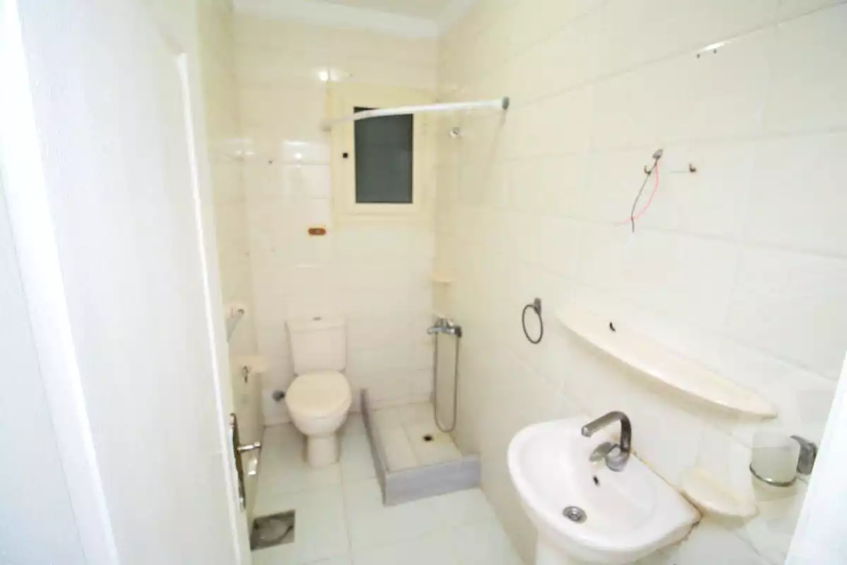 https://aqarmap.com.eg/ar/listing/7053456-for-sale-alexandria-camp-cesar-famous-st