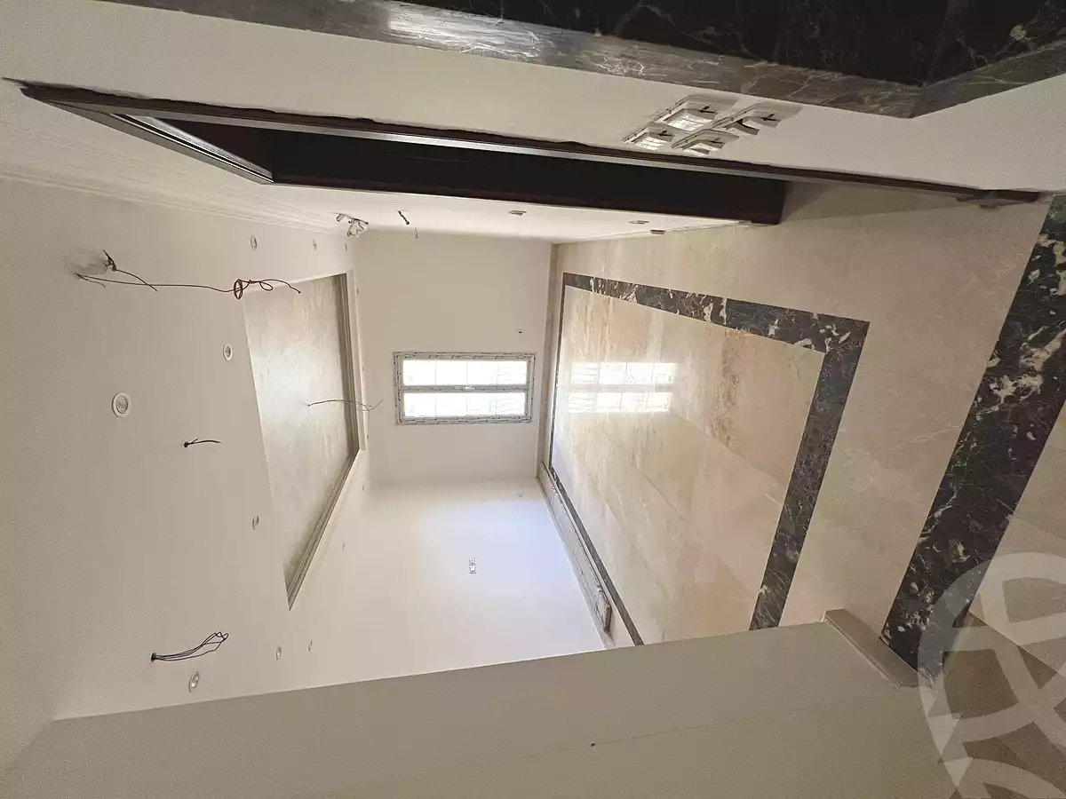 https://aqarmap.com.eg/en/listing/7054910-for-sale-cairo-new-cairo-compounds-mountain-view-hyde-park