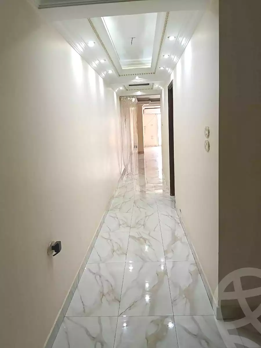https://aqarmap.com.eg/ar/listing/7055187-for-sale-cairo-helwan-ahmed-enci-st