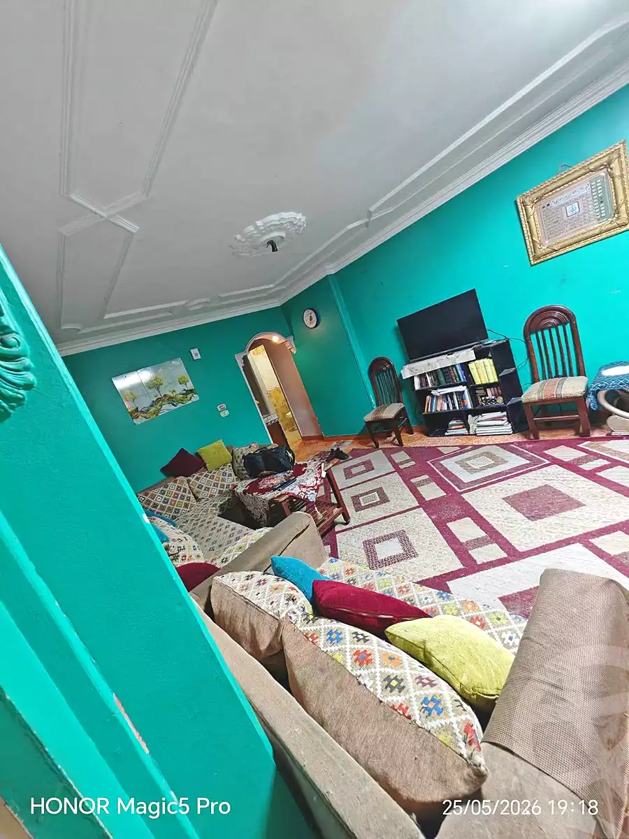 https://aqarmap.com.eg/ar/listing/7055852-for-sale-cairo-helwan-helwan-el-sharkeya-borhan-st