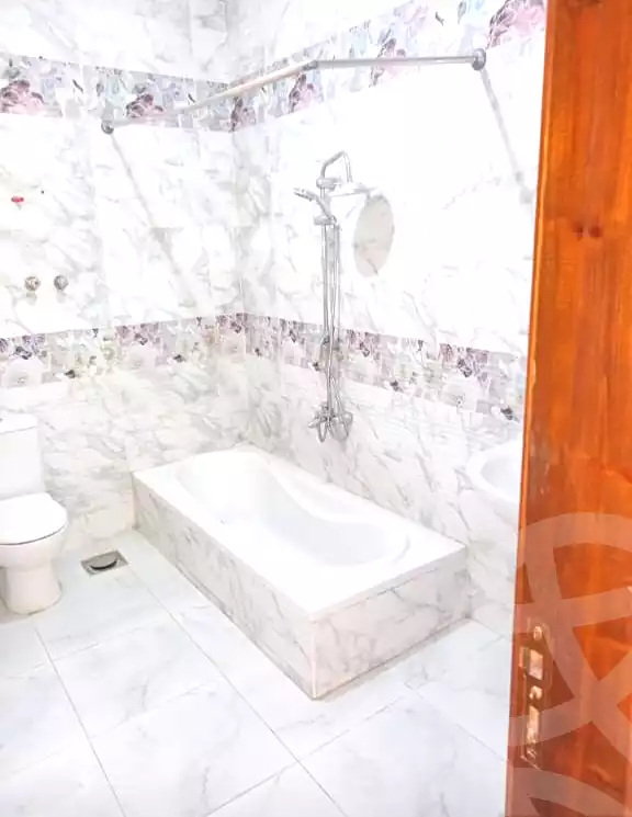 https://aqarmap.com.eg/ar/listing/7056007-for-rent-cairo-new-cairo-el-ahyaa-fourth-neighborhood-street-34