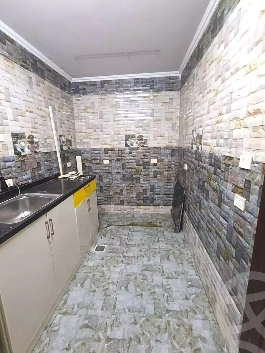 https://aqarmap.com.eg/ar/listing/7056074-for-sale-cairo-helwan-ahmed-enci-st