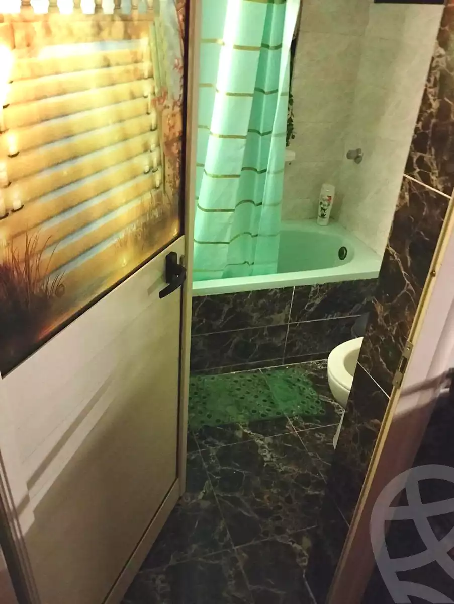 https://aqarmap.com.eg/en/listing/7056105-for-sale-alexandria-al-agamy-el-hanouvel-radwan-st