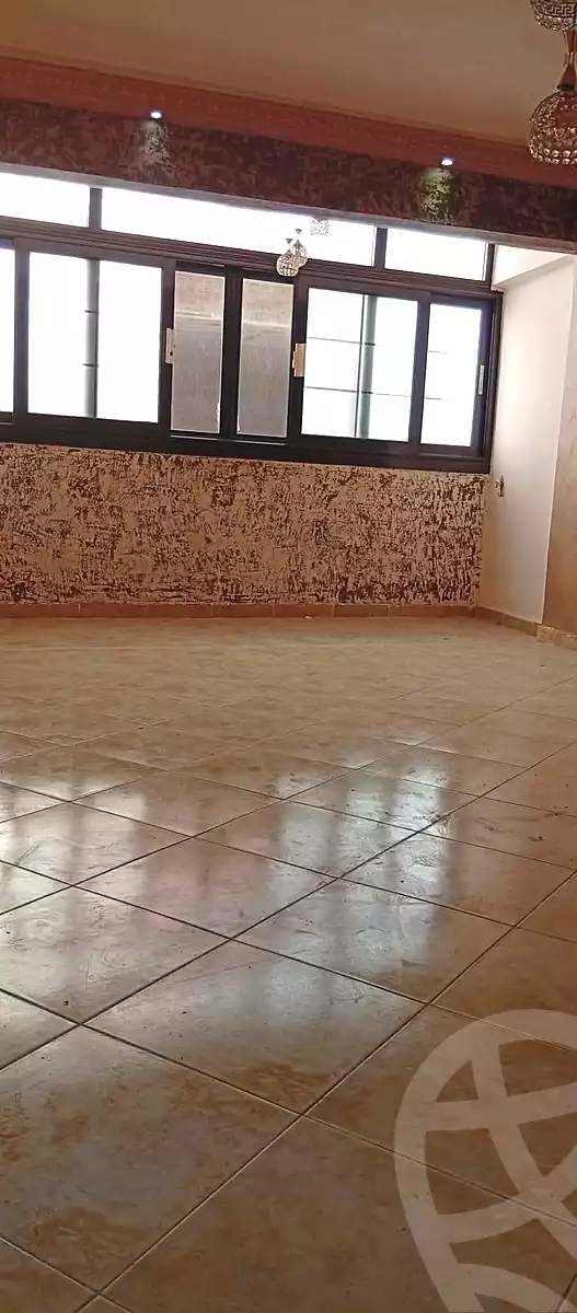 https://aqarmap.com.eg/ar/listing/7056154-for-rent-alexandria-al-agamy-bw-ywsf