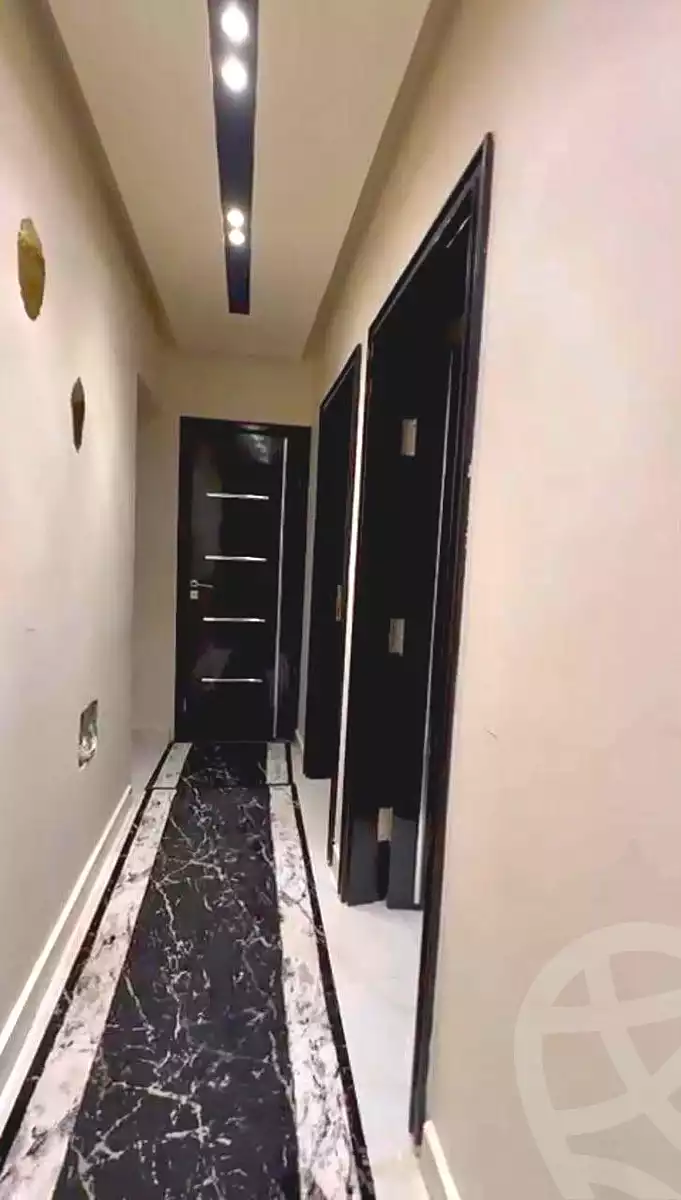 https://aqarmap.com.eg/ar/listing/7056905-for-sale-cairo-helwan-helwan-el-sharkeya-omar-ibn-abd-el-aziz-st